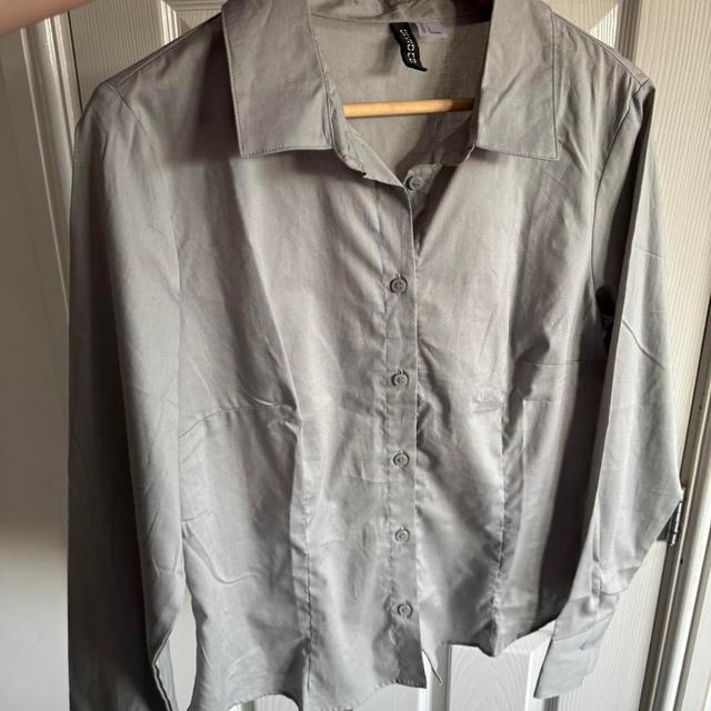 H&M Women's Shirt - Grey - L on Productcaster.