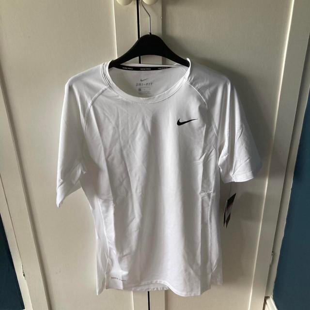 Nike Men's T-shirt - White - L on Productcaster.