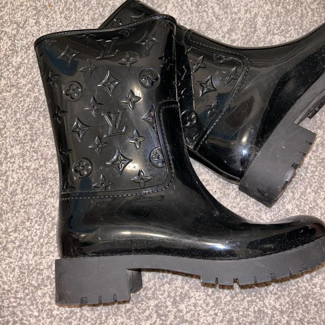 Louis Vuitton Women's Boots - Black - UK 6 on Productcaster.