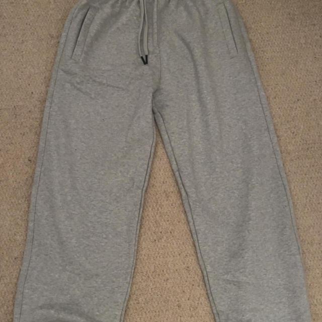 Men's Sweatpants - Grey - M on Productcaster.