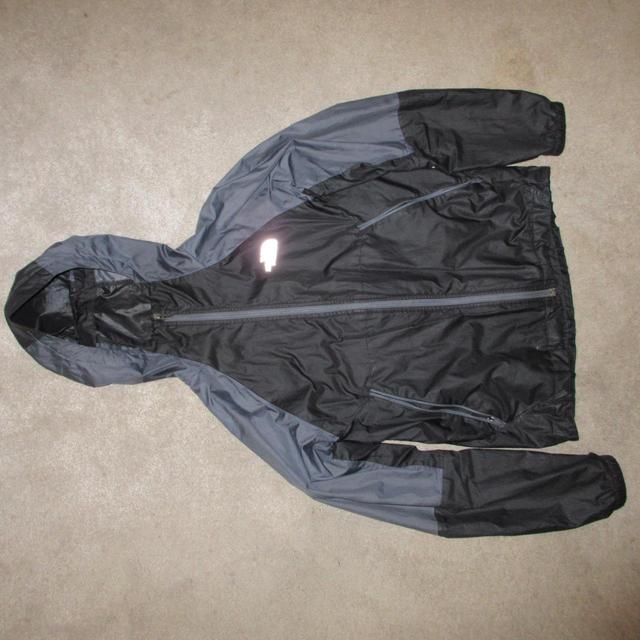 The North Face Men's Lightweight Jacket - Black/Grey - M on Productcaster.