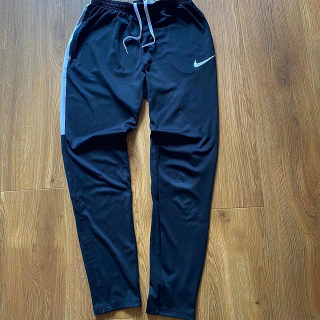 Nike Men's Trousers - Black - S on Productcaster.