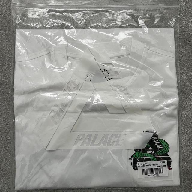 Palace Men's T-shirt - White - M on Productcaster.