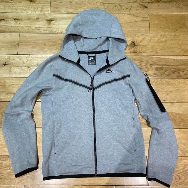 Nike Men's Hoodie - Grey - S on Productcaster.