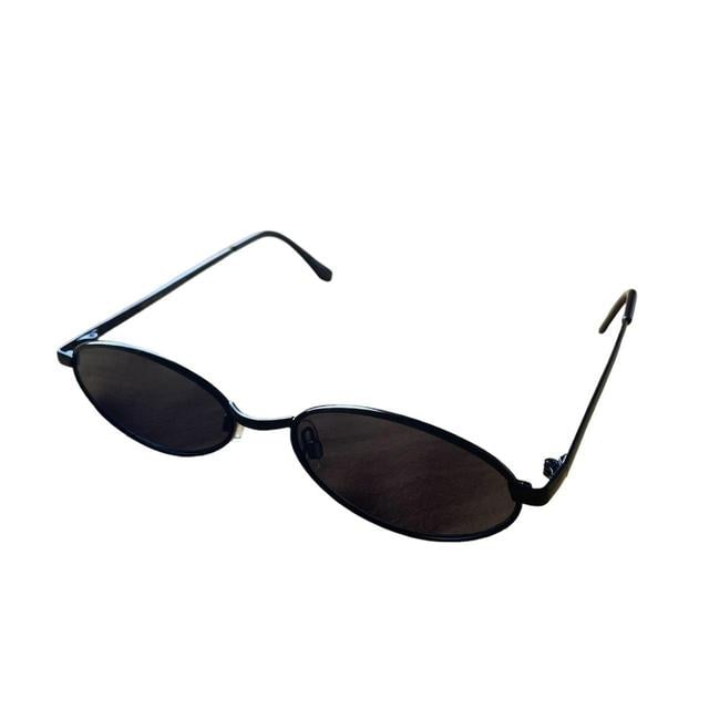 Unique Vintage Women's Round Sunglasses - Black/Silver on Productcaster.