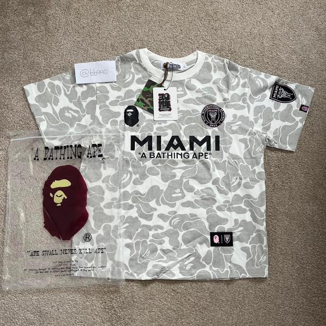 BAPE Men's T-shirt - White - L on Productcaster.