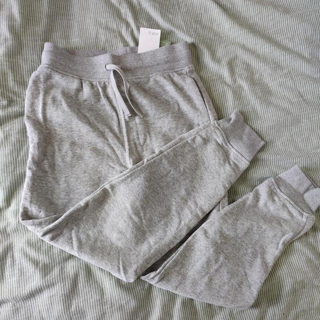 H&M Women's Sweatpants - Grey - UK 6 on Productcaster.