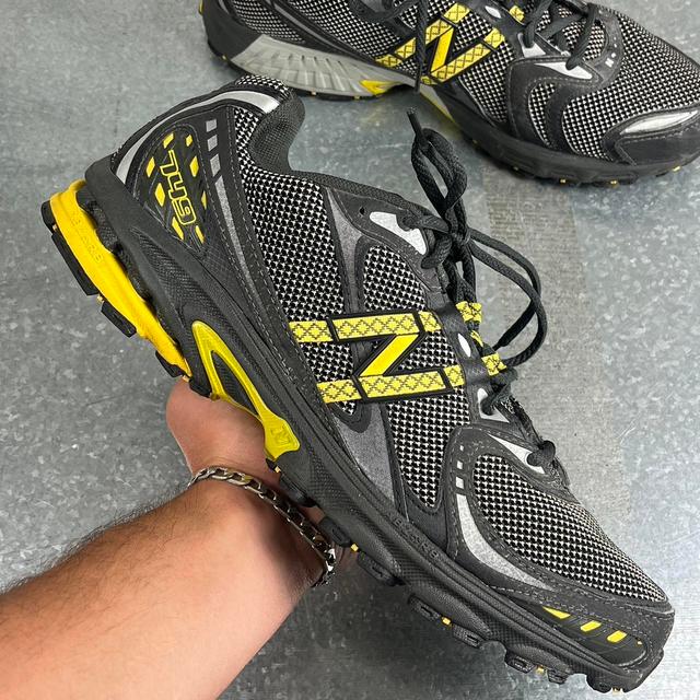 New Balance Men's Trainers - Black/Yellow - UK 11 on Productcaster.