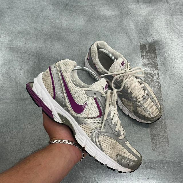 Nike Women's Trainers - White/Purple - UK 7 on Productcaster.