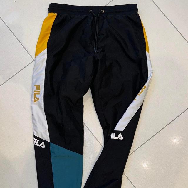 Fila Men's Sweatpants - Black/Yellow - M on Productcaster.