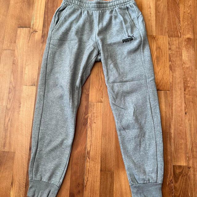 Puma Men's Sweatpants - Grey - M on Productcaster.