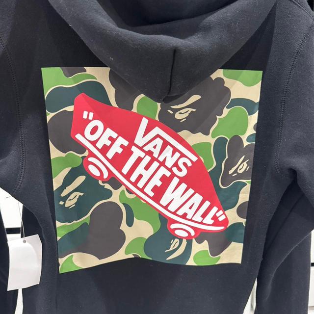 BAPE Women's Hoodie - Black/Green - S on Productcaster.