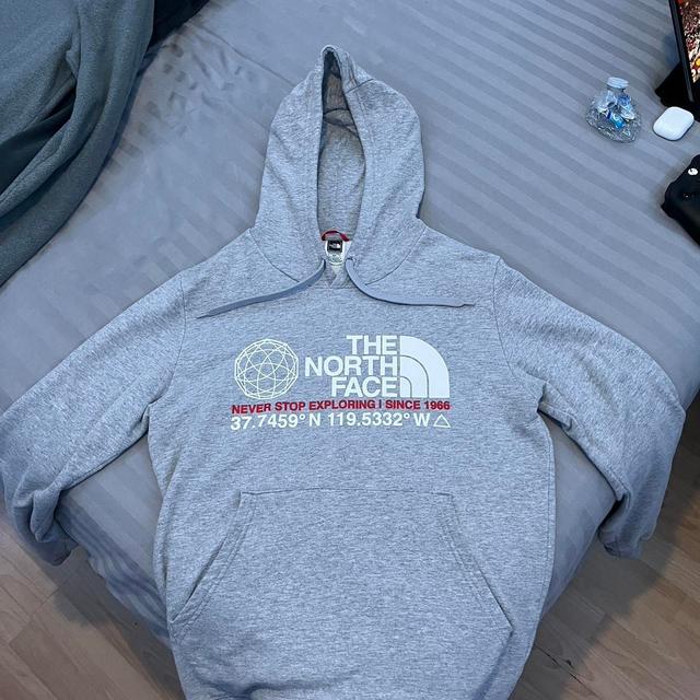 The North Face Men's Hoodie - Grey - S on Productcaster.