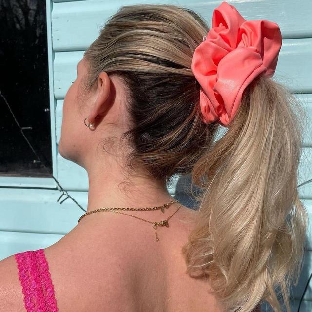 Women's Hair accessory - Pink on Productcaster.