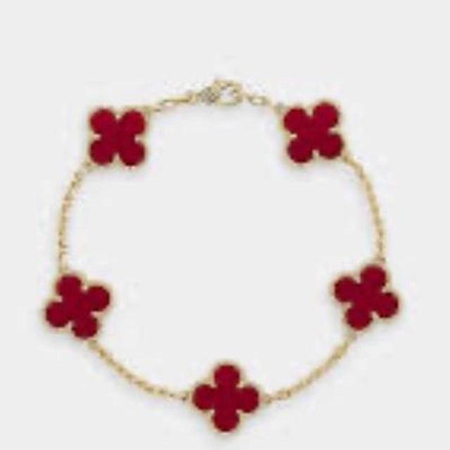 Van Cleef & Arpels Women's Jewellery - Red on Productcaster.