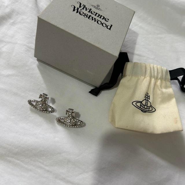 Vivienne Westwood Women's Earrings - Silver on Productcaster.