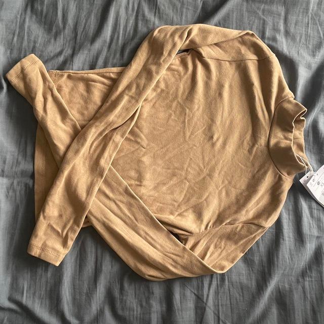 Bershka Women's Crop top - Tan - 6 on Productcaster.