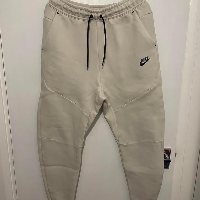 Nike Men's Sweatpants - White - M on Productcaster.