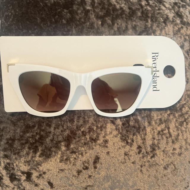 River Island Women's Cat eye Sunglasses - White/Gold on Productcaster.