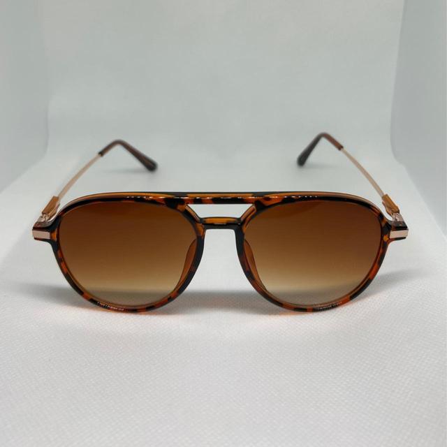 Women's Round Sunglasses - Brown/Gold on Productcaster.