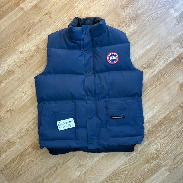 Canada Goose Men's Gilet - Navy/Blue - M on Productcaster.