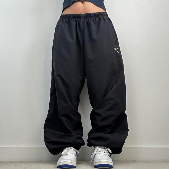 Puma Women's Sweatpants - Black - 33" on Productcaster.