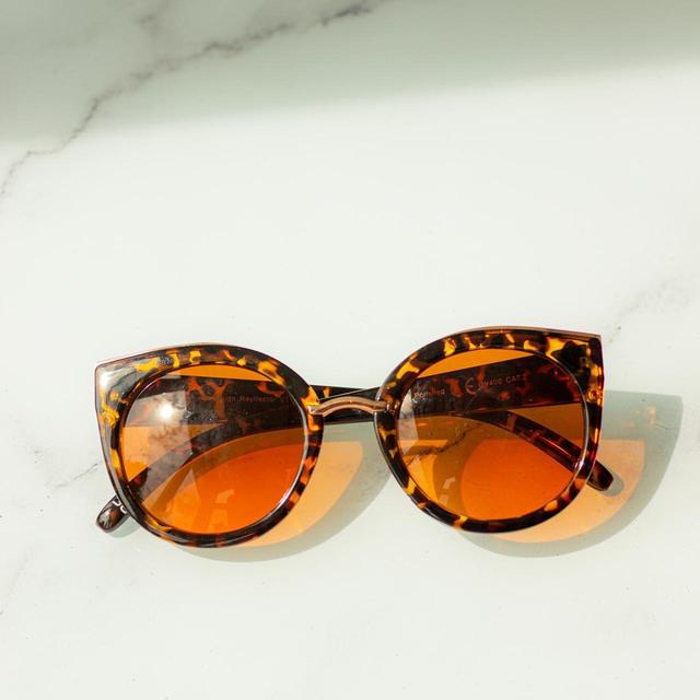 Women's Cat eye Sunglasses - Brown/Gold on Productcaster.