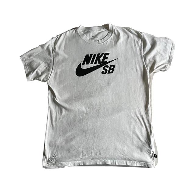 Nike Men's T-shirt - White - M on Productcaster.