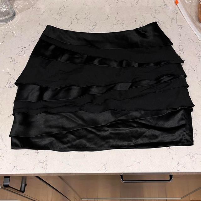 Karen Millen Women's Skirt - Black - UK 6 on Productcaster.