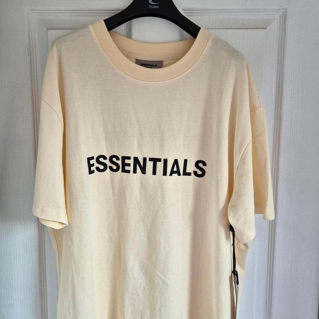 Essentials Men's T-shirt - Cream - M on Productcaster.