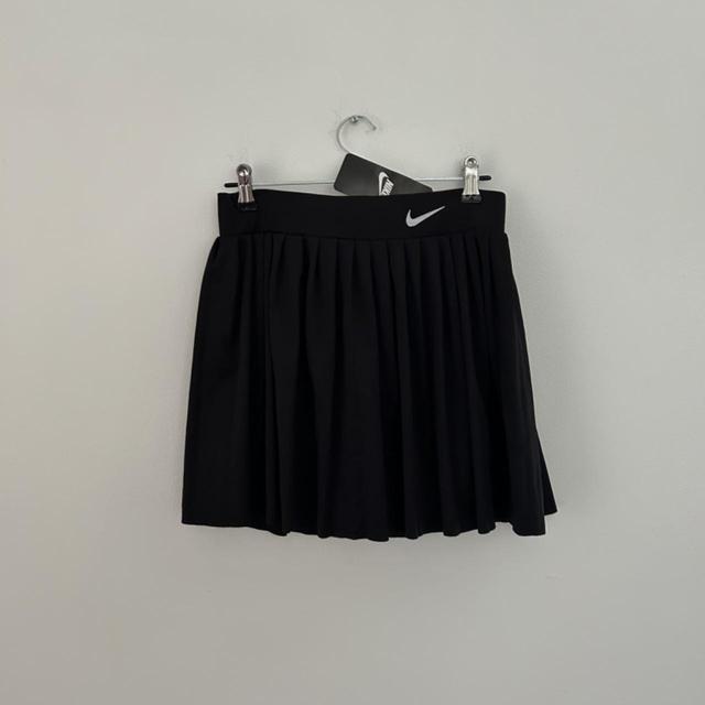 Nike Women's Skirt - Black - UK 10 on Productcaster.