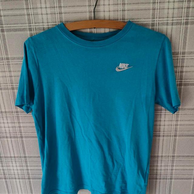 Nike Women's T-shirt - Blue - XS on Productcaster.