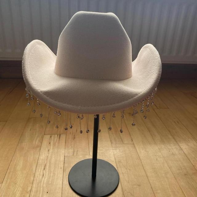 Women's Party Hat - Cream/Silver on Productcaster.