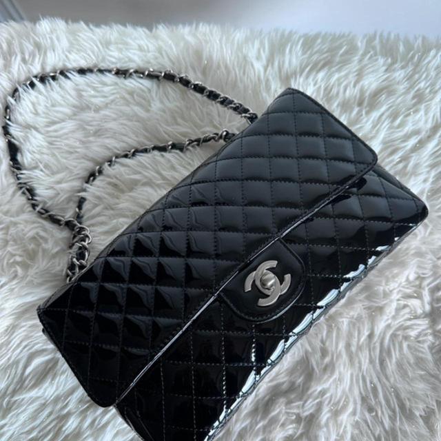 Chanel Women's Shoulder bags - Black on Productcaster.