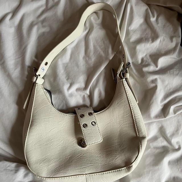 Subdued Women's Shoulder bags - White/Cream on Productcaster.