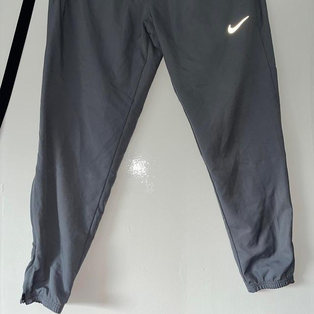 Nike Men's Bottom - Grey - M on Productcaster.