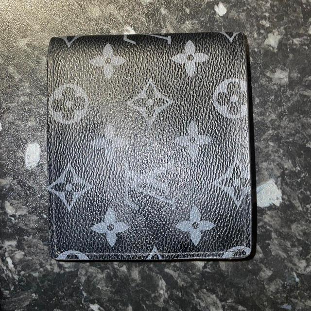 Louis Vuitton Men's Wallet - Black on Productcaster.