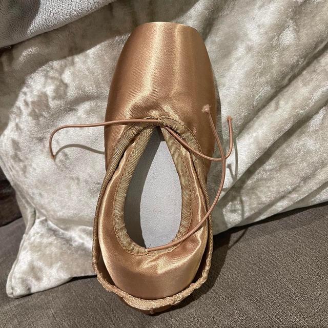 Bloch Women's Ballet shoes - Tan - UK 5.5 on Productcaster.