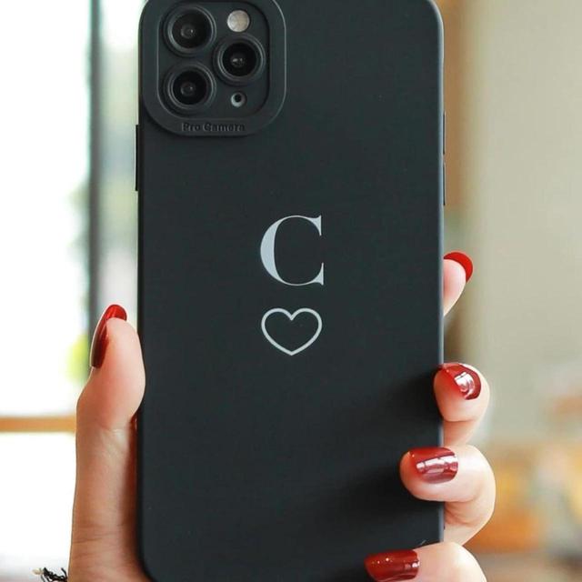 Phone case - Black on Productcaster.