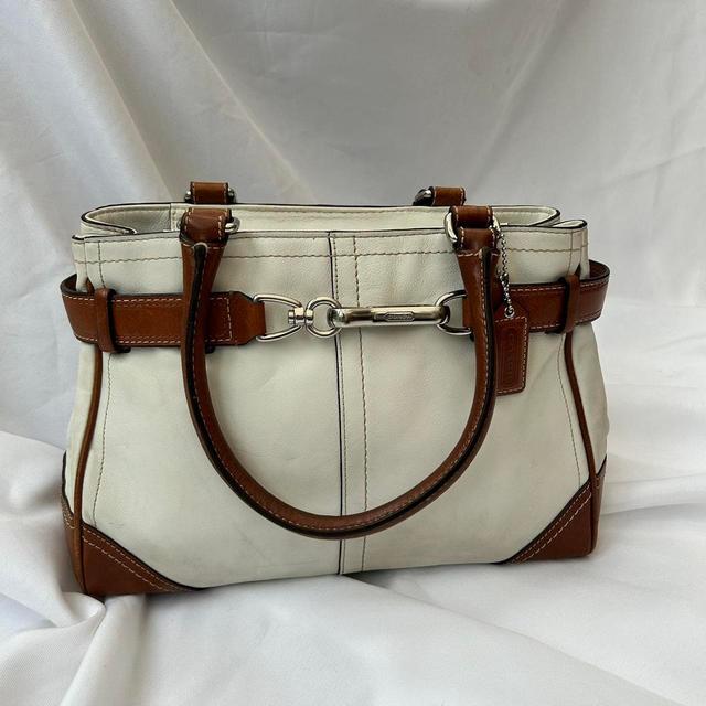 Coach Women's Shoulder bags - White/Brown on Productcaster.