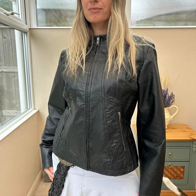 Vintage Women's Leather Jacket - Black - One size on Productcaster.