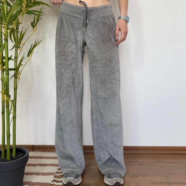 Nike Women's Sweatpants - Grey - M on Productcaster.