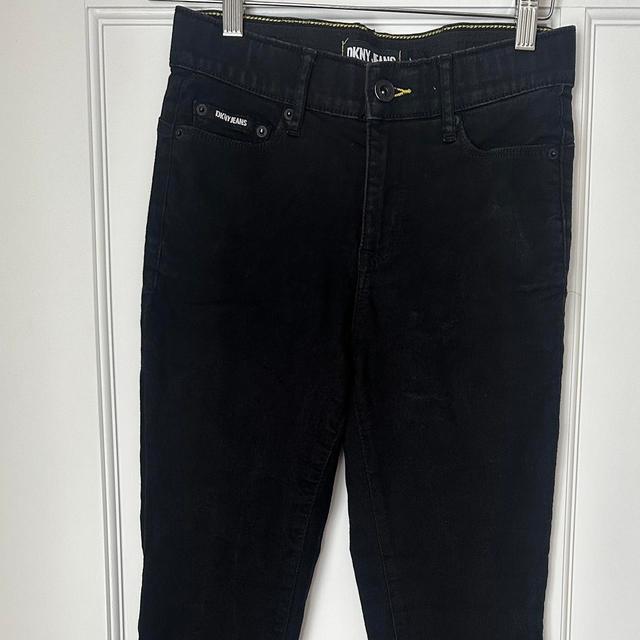 DKNY Women's Skinny Jeans - Black - 26" on Productcaster.