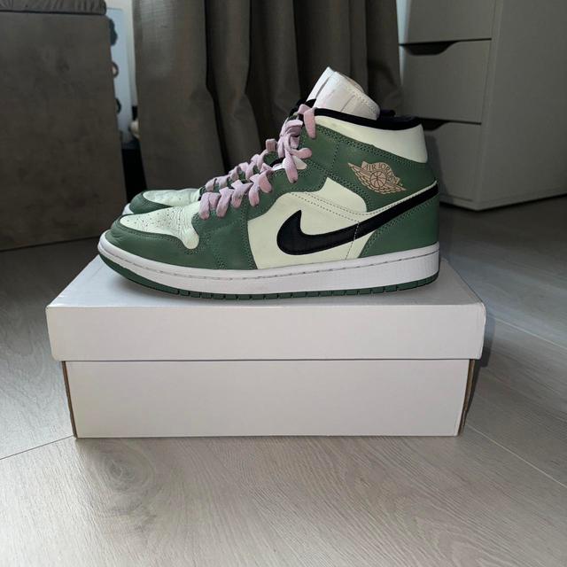 Jordan Women's Trainers - Green/Multi - UK 7 on Productcaster.