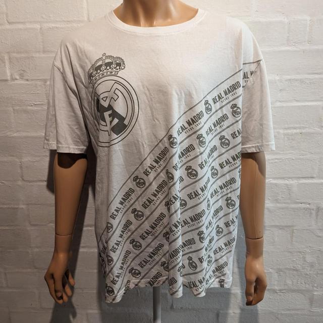 Preloved Men's T-shirt - White - XXL on Productcaster.