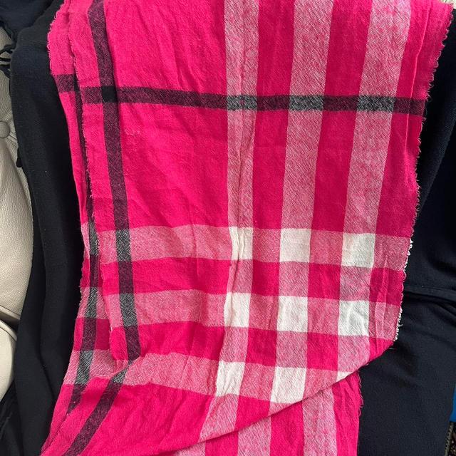 Burberry Women's Scarf - Pink/White on Productcaster.