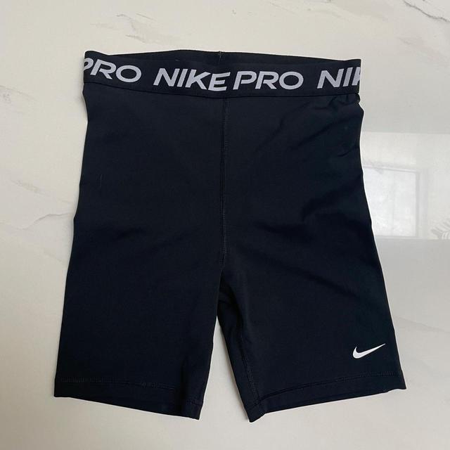 Nike Women's Shorts - Black - S on Productcaster.