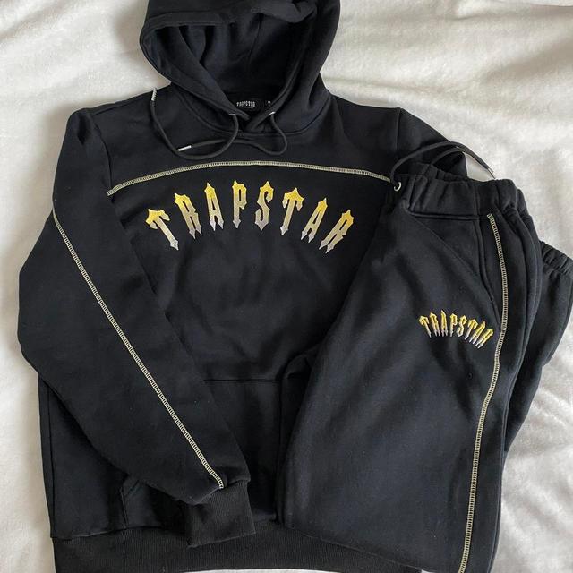 Trapstar Men's Hoodie - Black - M on Productcaster.