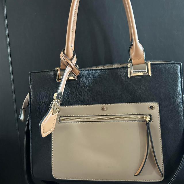 Bessie London Women's Shoulder bags - Black on Productcaster.