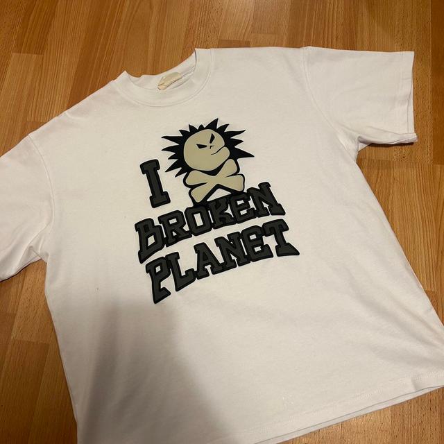 Broken Planet Men's T-shirt - White - M on Productcaster.